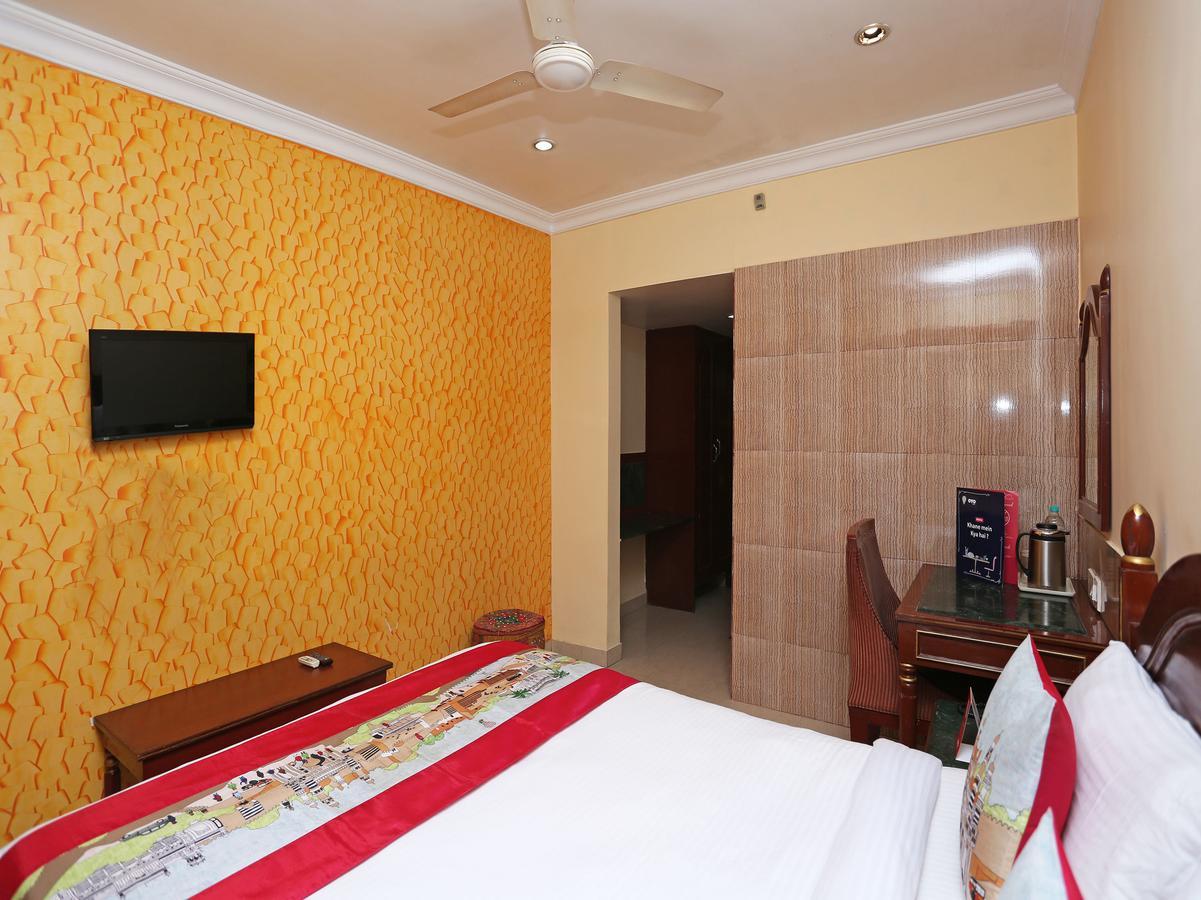 Oyo 7786 Hotel Monsoon Palace Guwahati Exterior foto